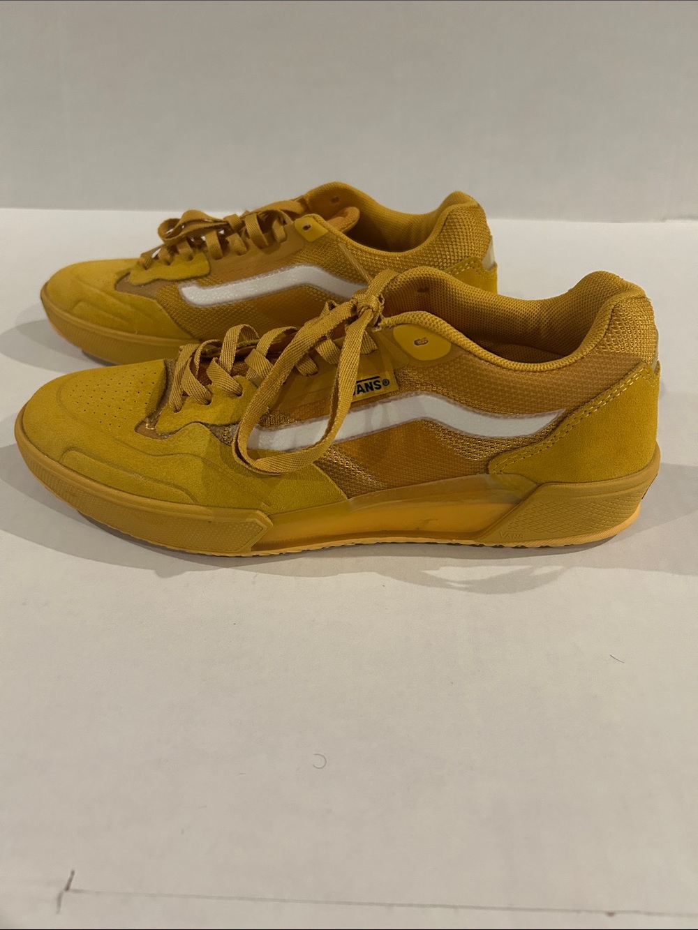 Vans Ave 2.0 gold men’s 7